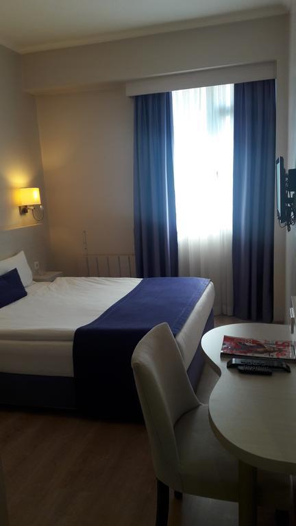 Walk In Hotel Ізмір Екстер'єр фото