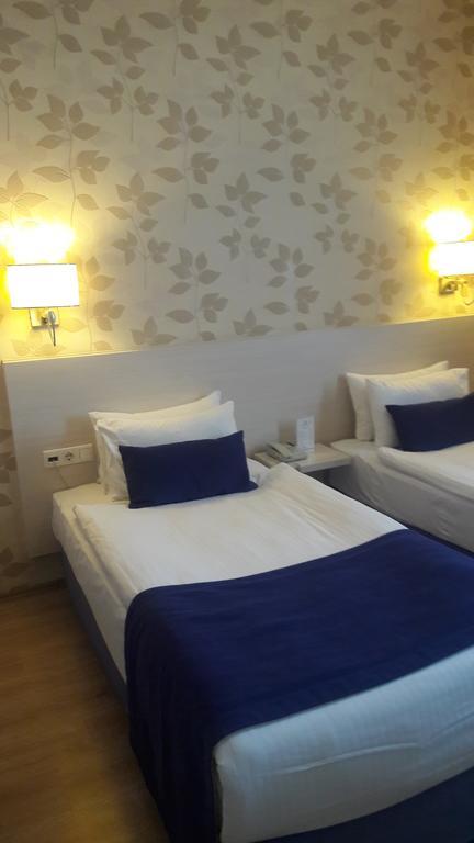 Walk In Hotel Ізмір Екстер'єр фото