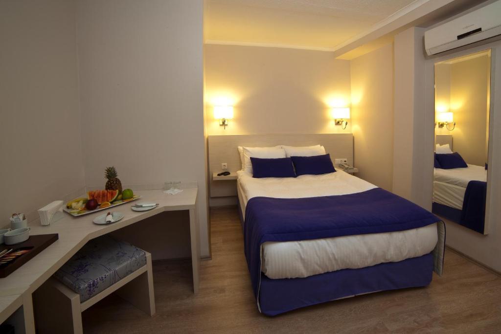 Walk In Hotel Ізмір Екстер'єр фото