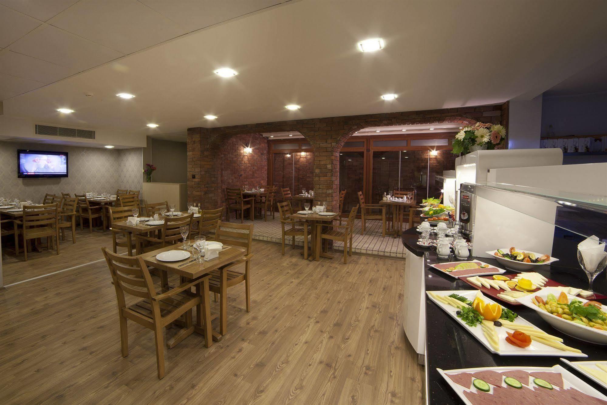 Walk In Hotel Ізмір Екстер'єр фото